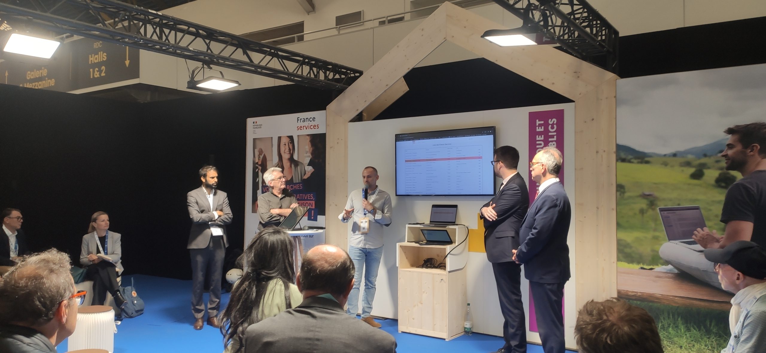 présentation nationale de l'application mobile FrServices 70 lors de l'ANCTour 2025